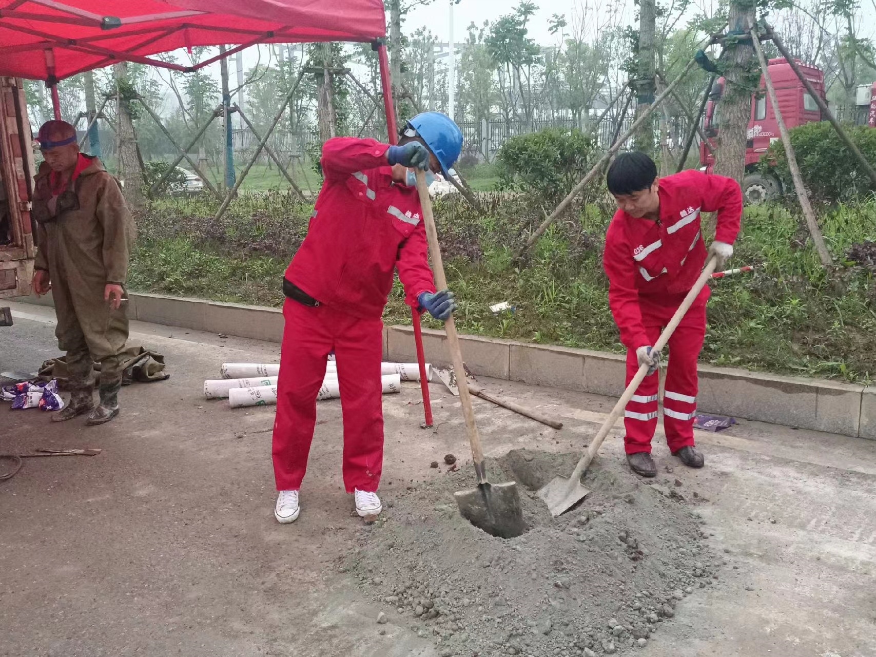 名山管道疏通哪家好】及时进行市政管道清淤
