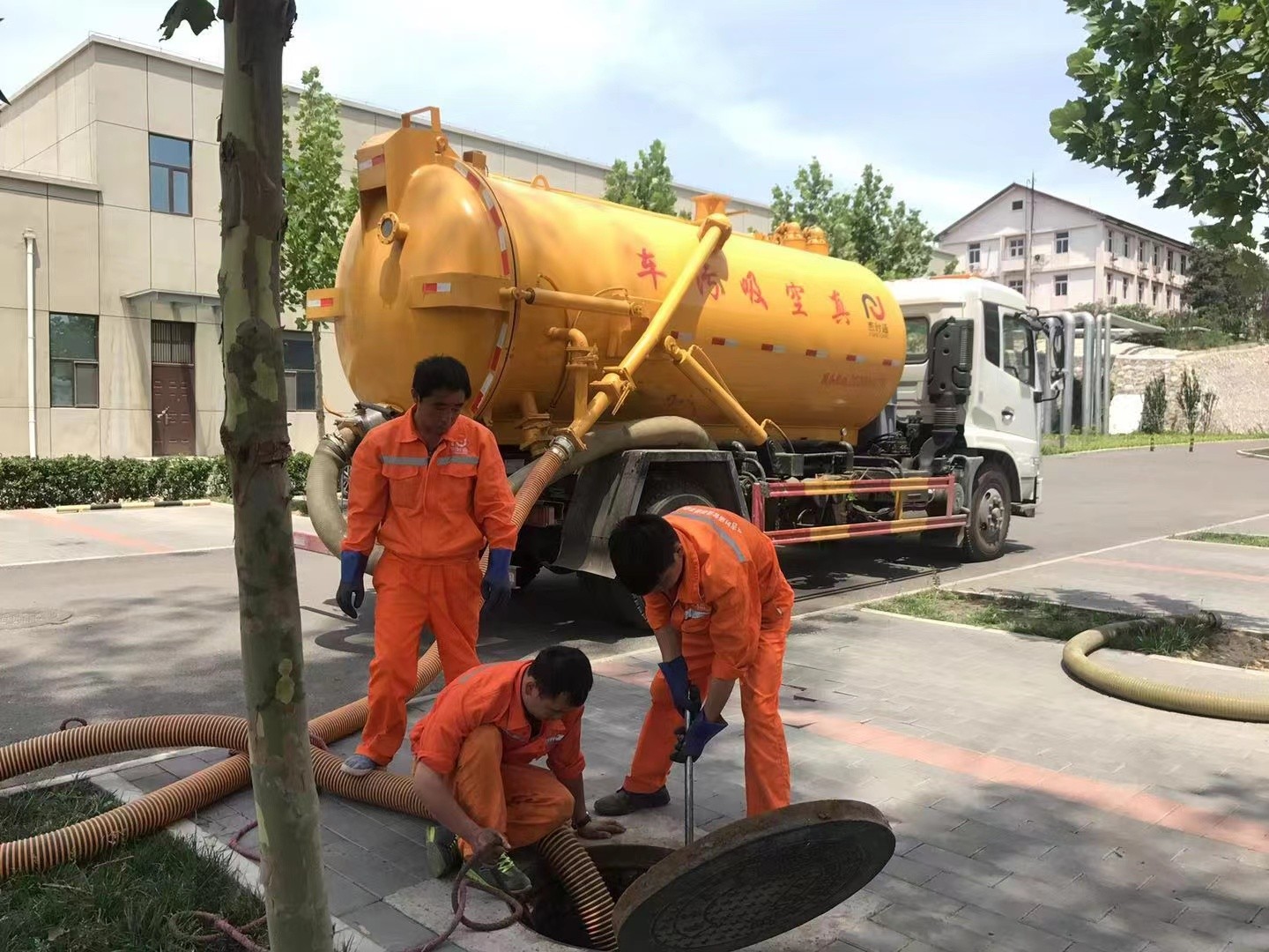 名山化粪池清理与5-8吨吸粪车施工效率分析